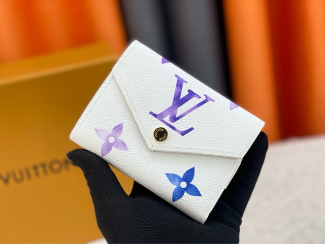 LOUIS VUITTON   M82406  purple